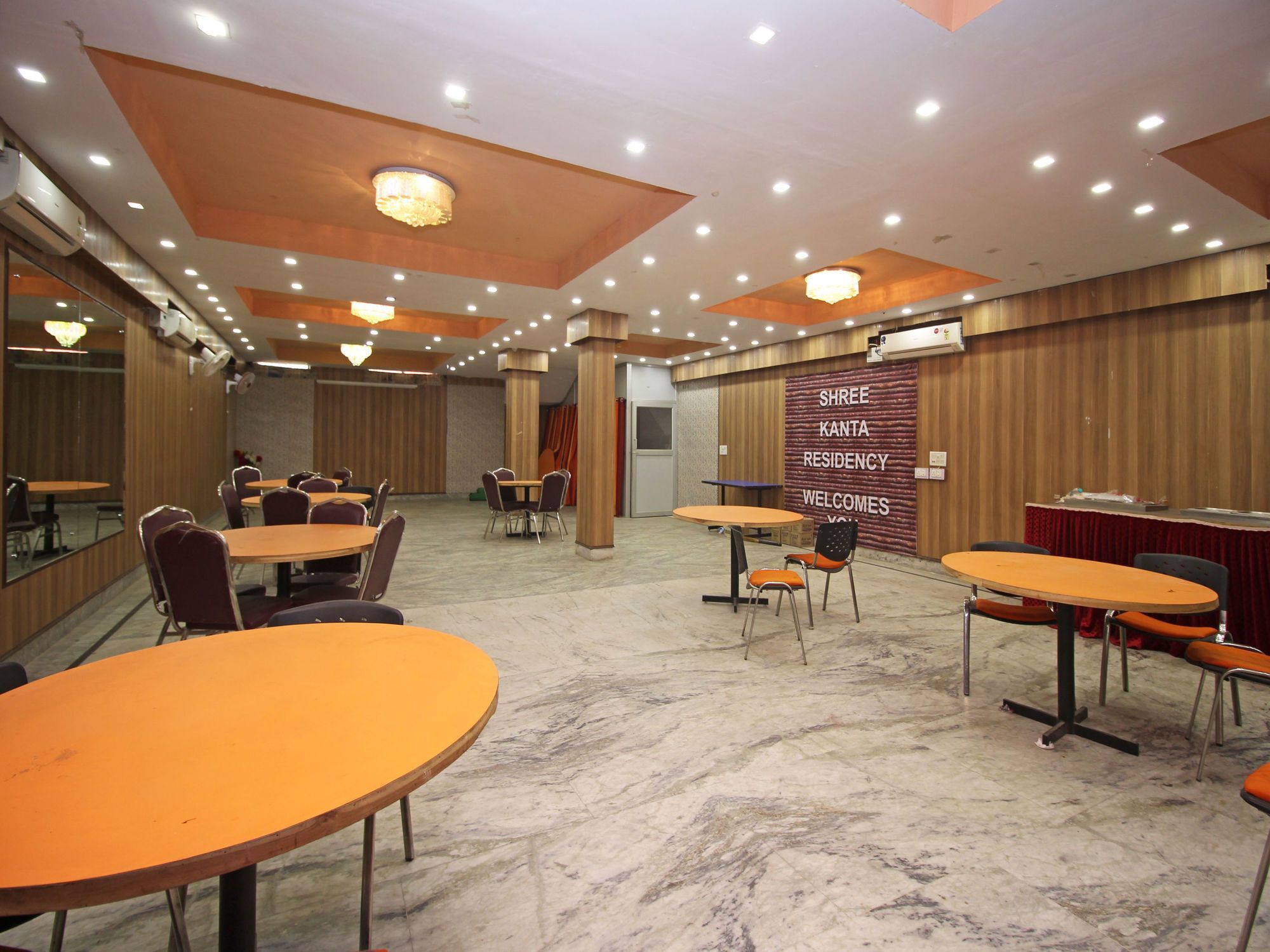 Oyo 576 Hotel Shree Kanta Residency Gurgaon Buitenkant foto