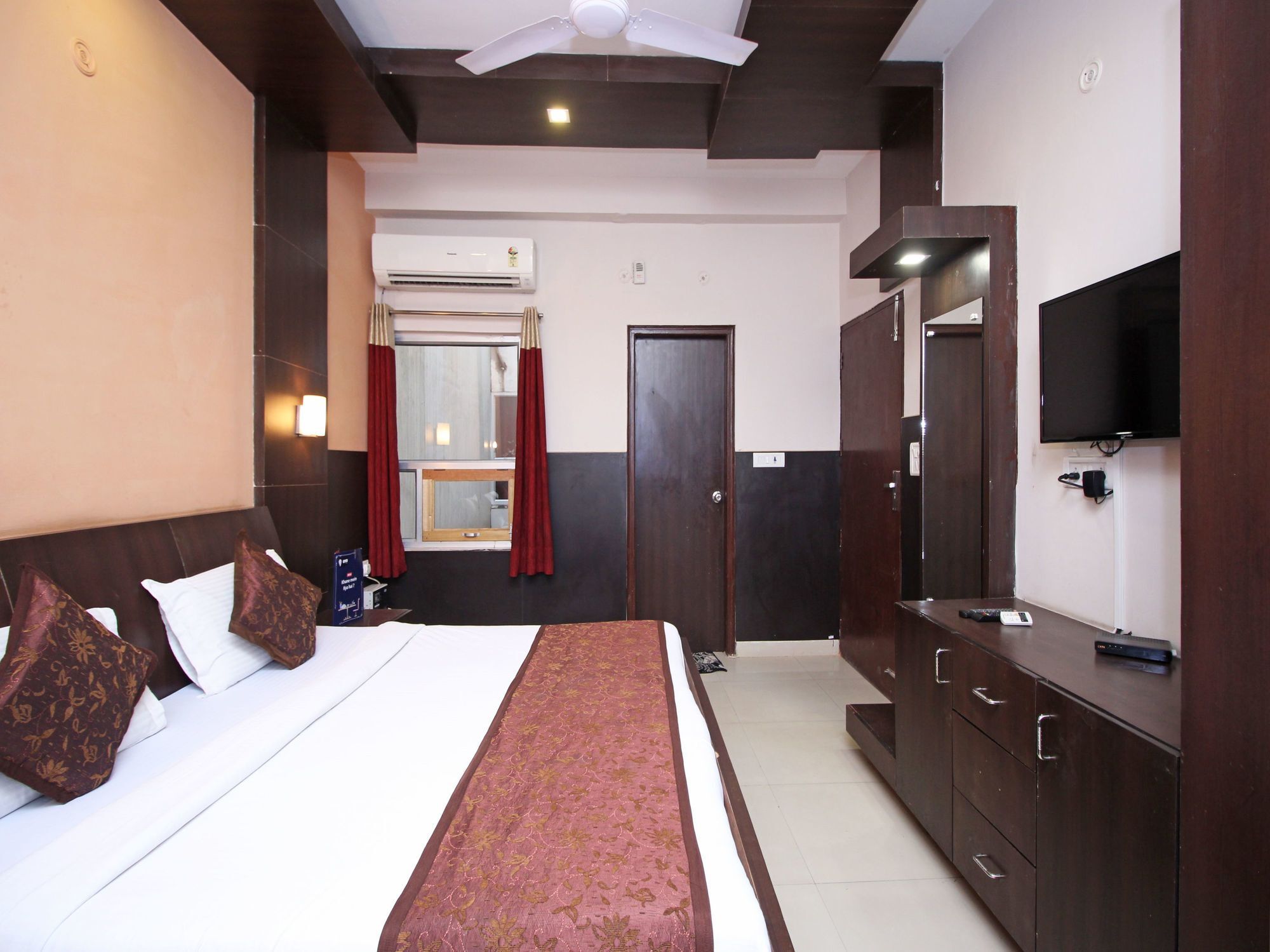 Oyo 576 Hotel Shree Kanta Residency Gurgaon Buitenkant foto